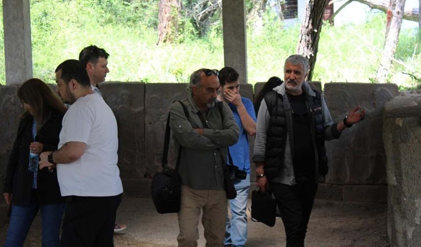 OKÜ Arkeoloji Öğrencileri Karatepe’de Tarihin İzini Sürdü