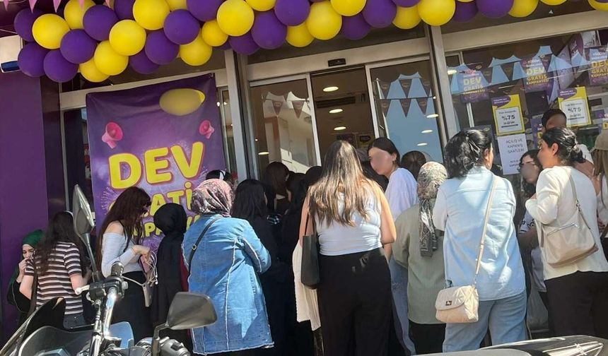 Osmaniye’de Dev İndirim Kuyruğu!
