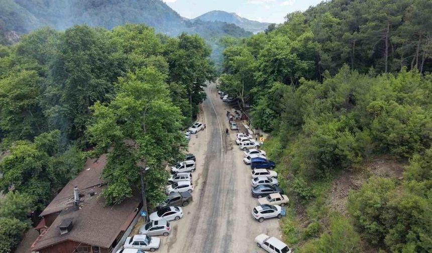 Adana Kozan’da Mesire Alanları Doldu