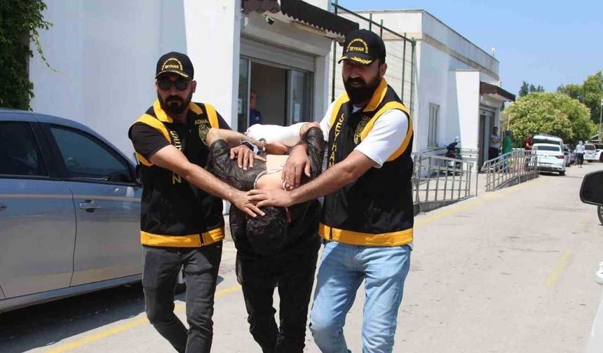 Adana'da Genç Kadını Evinin Önünde Bıçaklayan Platonik Aşık Tutuklandı