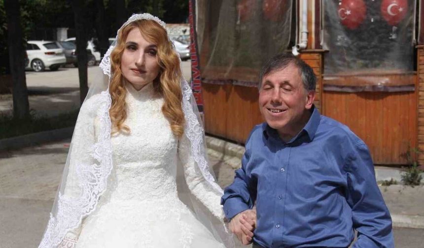 Adana’da Görme Engelli Çifti Belediye Otobüsü Ayırdı