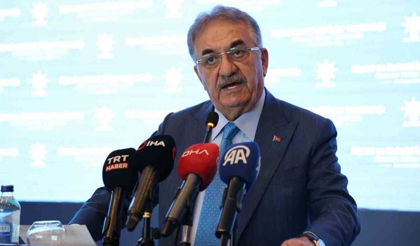 Hayati Yazıcı Yeni Anayasa İçin Referandumu İşaret Etti