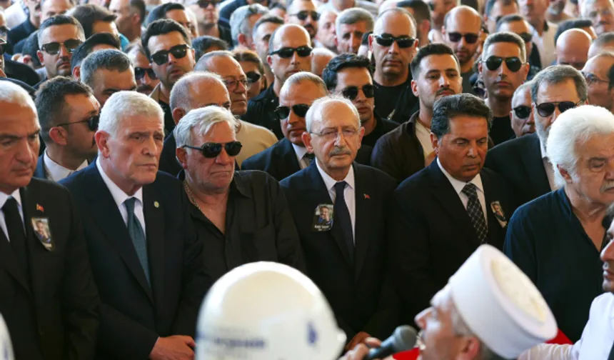 Kadir İnanır'a veda töreninde yaşananlar gündem oldu