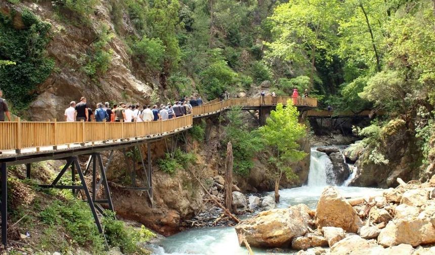 Osmaniye'de Karaçay Şelalesi Sonrası Yayla Evlerinde Fiyat Artışı