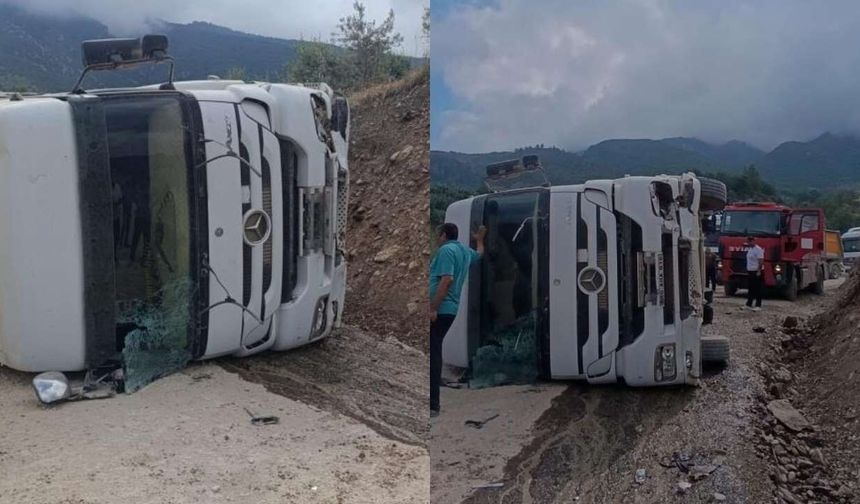 Osmaniye'de Hafriyat Tırı Yamaca Çarptı: 1 Yaralı