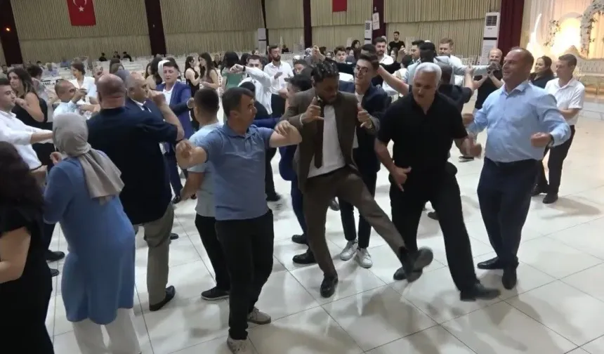 Osmaniye'de kültür şöleni! Türk ve Afrikalı gençler aynı pistte buluştu