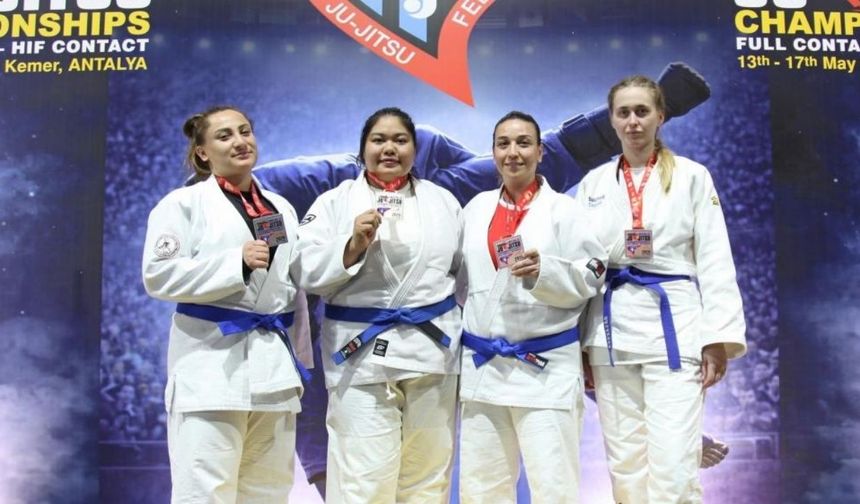 Osmaniyeli Anne-Kız Dünya Dereceli Şampiyon Oldu