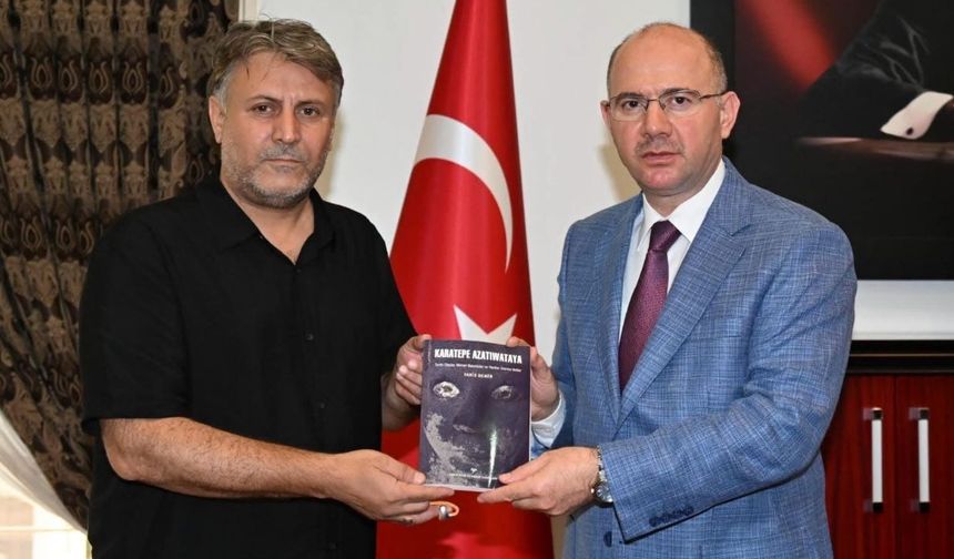 Doç. Dr. Faris Demir'den Vali Serdengeçti'ye Tarihi Hediye