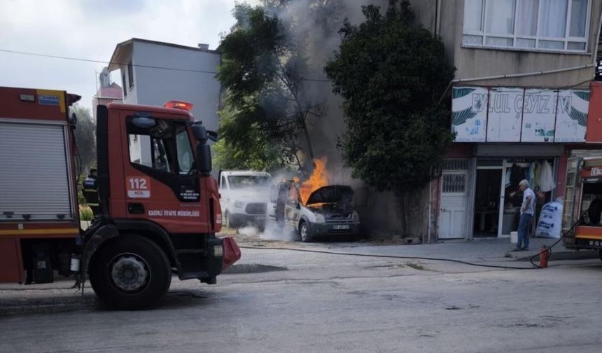 Osmaniye'de Park Halindeki Araçta Yangın Çıktı!
