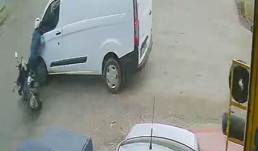 Osmaniye’de Feci Kaza! Minibüsle Çarpışan Motosikletli Yaralandı! O Anlar Kamerada