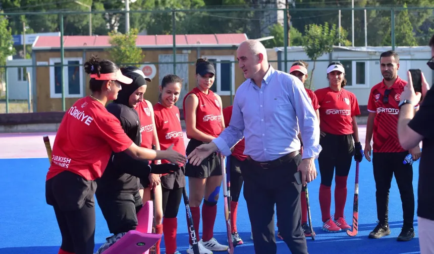 Osmaniye’de Milli Takım Kampında Yüzleri Güldüren Ziyaret