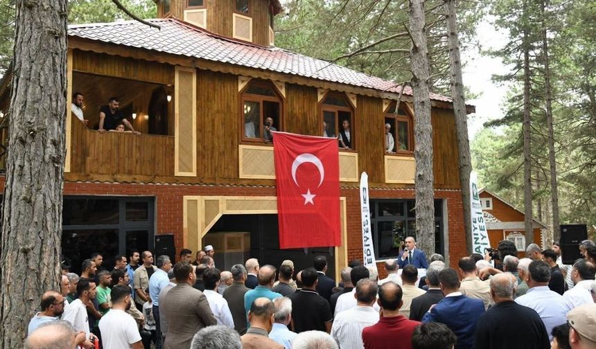 Şenlik Tepesi Camii’nde İlk Cuma Namazı Kılındı