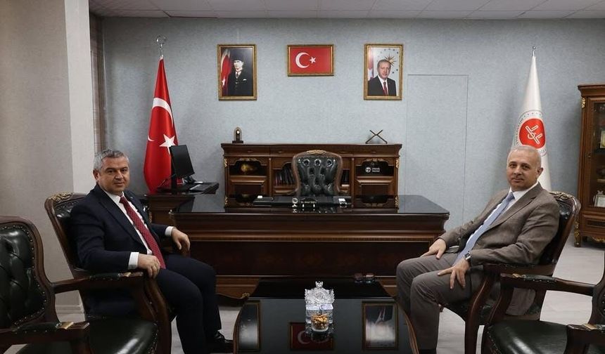 Aile ve Sosyal Hizmetler İl Müdürü Naci Yılmaz’dan İl Müftüsü Ahat Taşcı’ya Ziyaret