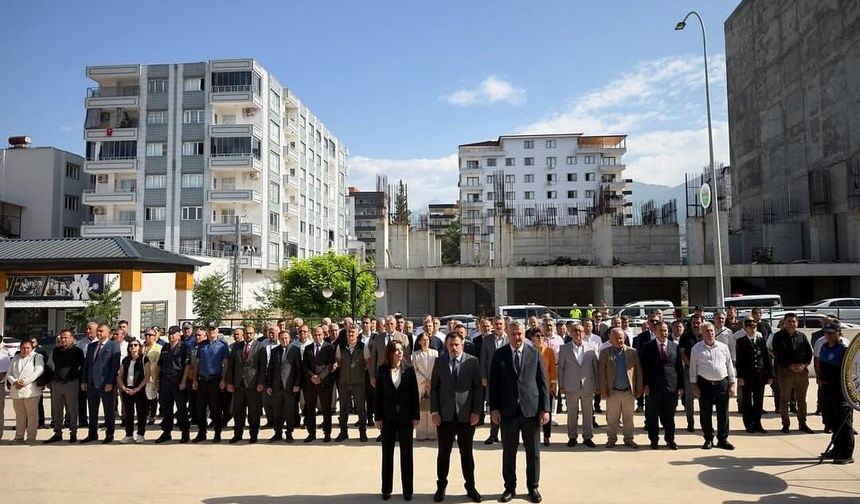 Düziçi'nde 30 Ağustos Zafer Bayramı, Çelenk Sunma Töreniyle Anıldı
