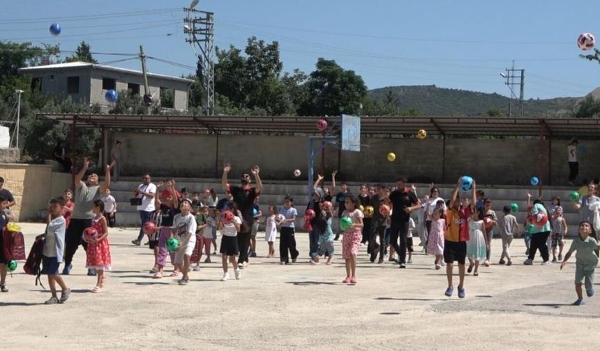 Osmaniye’de Gönüllü Gençlerden Köy Okuluna Anlamlı Destek