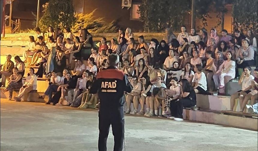 Kadirli’de Gençlere Çadır Kurma ve Afet Farkındalık Eğitimi Verildi