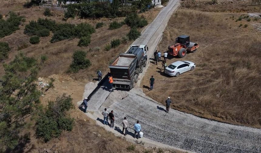 Bahçe’de Yol, Kanal ve Sosyal Alan Çalışmaları Sürüyor