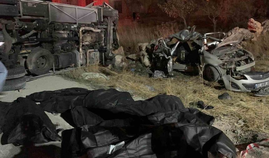 Gaziantep-Osmaniye Karayolunda Korkunç Kaza! 7 Ölü 13 Yaralı