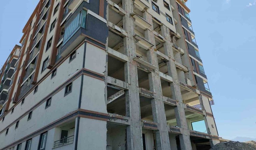 Hatay'daki 8 katlı Yılmaz Apartmanı neden orta hasarlıya çevrildi