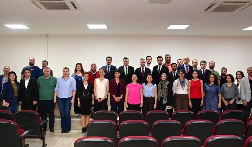 İnsan ve Toplum Bilimleri Fakültesi’nde Akademik Kurul Toplantısı