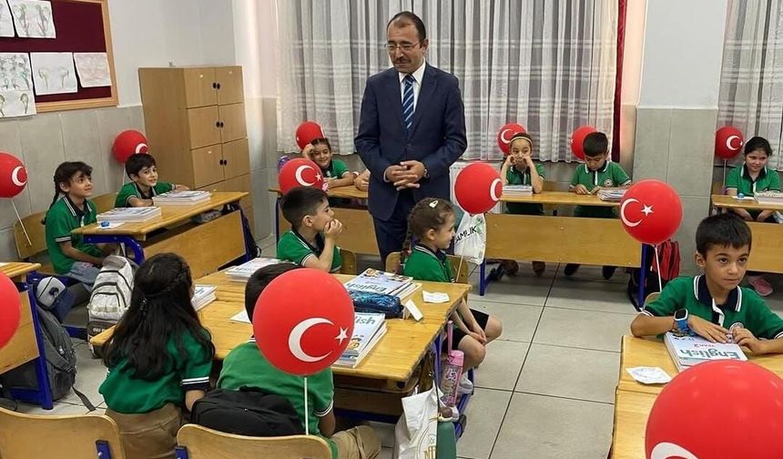Kadirli’de İlköğretim Haftası Programında İlk Ders Zili Çaldı