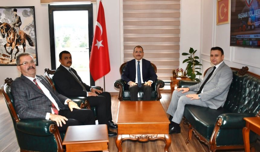 Kadirli'de Devir Teslim Töreni Sonrası Kaymakam Dolu'ya Ziyaret