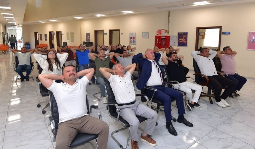 Osmaniye'de Masadan Kalkmadan Egzersiz Yaptılar