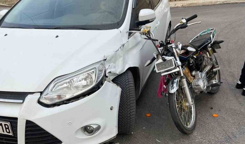 Osmaniye’de Otomobil ile Motosiklet Çarpıştı!