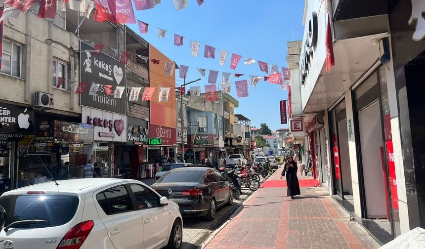 Osmaniye Çarşısında Okul Alışverişi Yoğunluğu