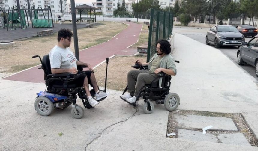Osmaniyeli Genç Akülü Sandalyeye Geçti, Arkadaşının Yaşadığı Zorlukları Deneyimledi