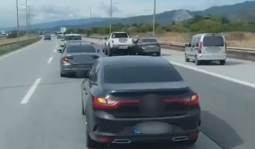 Otoyolunda Düğün Konvoyu Oluşturan Sürücülere Ceza Kesildi