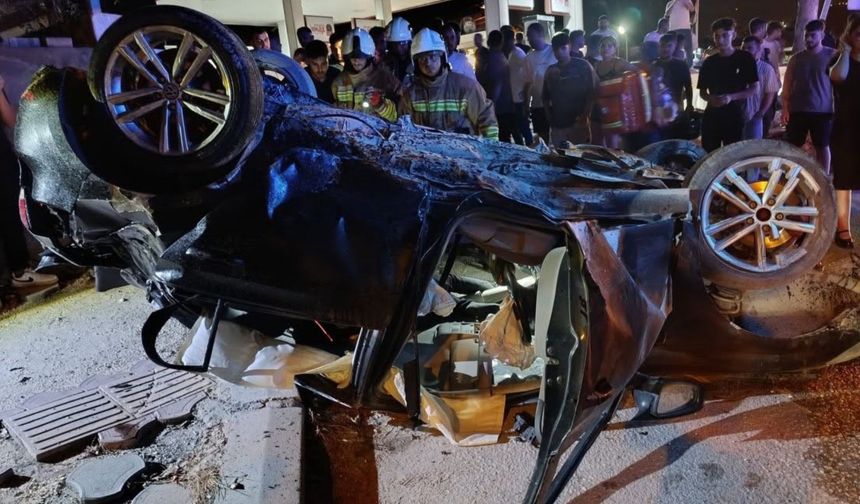 Takla atan otomobilde sıkışan sürücü kurtarıldı