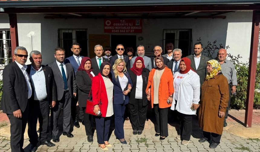 AK Parti Osmaniye, gönül köprüsünün mimarı muhtarları unutmadı!
