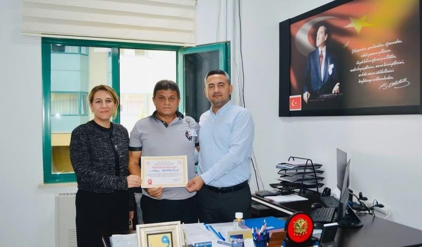 Kadirli Devlet Hastanesi’nde Ayın Örnek Personeli Adem Haytaoğlu Oldu