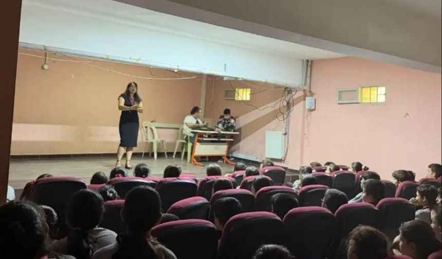 Mustafa Konaklı Ortaokulunda Öğrencilere Yönelik Bilgilendirme Eğitimleri Düzenlendi