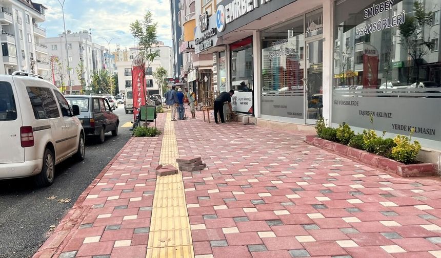Osmaniye Akyar Caddesi engelleri aşıyor!