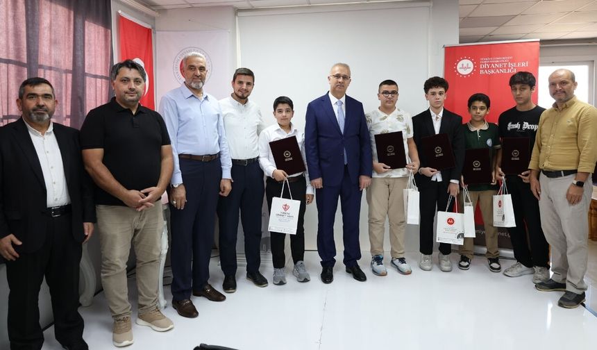 Osmaniye'de 15 Genç Hafız Dualarla İcazetini Aldı!