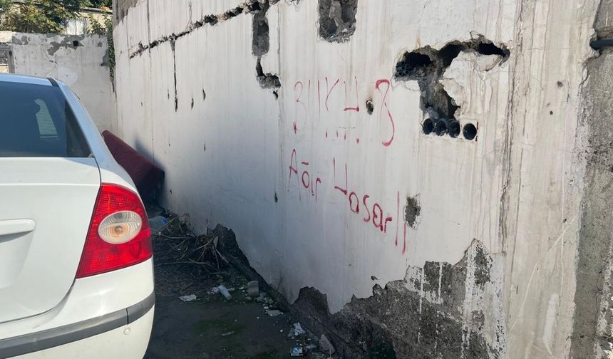 Osmaniye'de ağır hasarlı binaları otopark yaptılar!