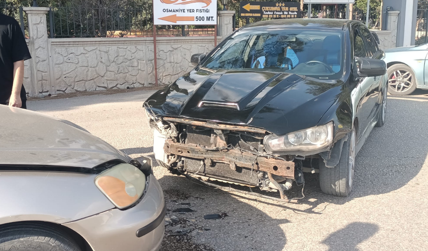 Osmaniye’de Korkutan Kaza! Toprakkale Eski Yolunda İki Otomobil Çarpıştı
