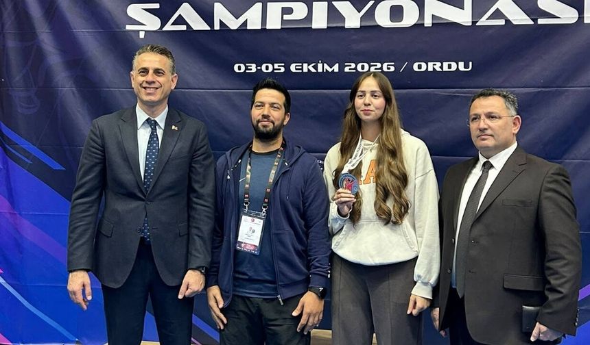 Osmaniyeli Kadın Milli Taekwondocu Türkiye Üçüncüsü Oldu
