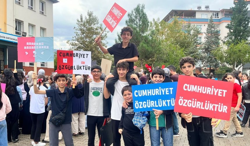 Şehit Yasemin Tekin Ortaokulu’nda Unutulmaz 29 Ekim Töreni!