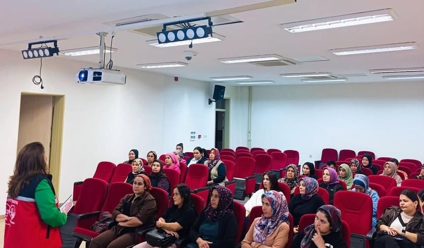 Toprakkale’de Yeni Çalışanlara Sosyal Hizmet Modelleri Anlatıldı