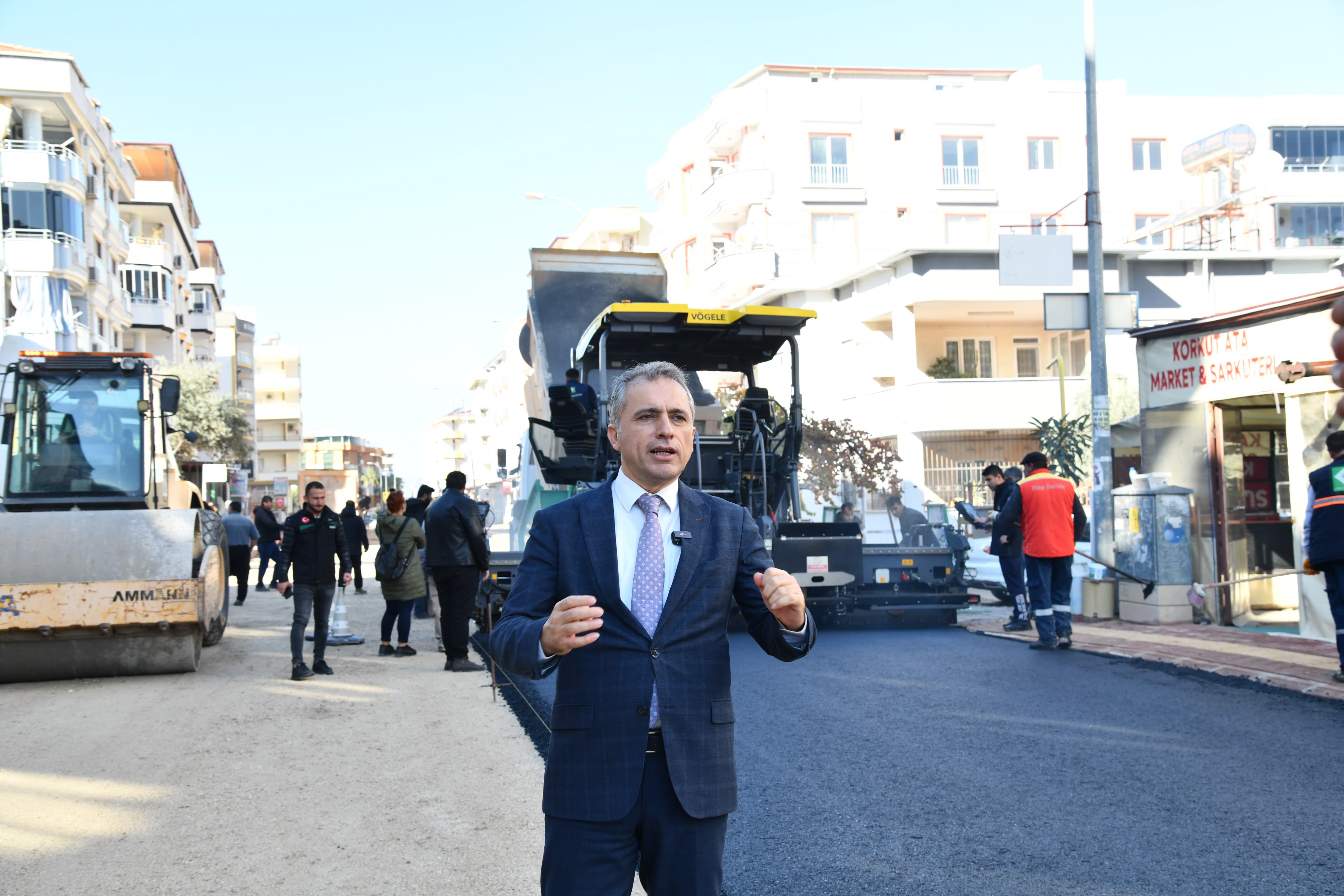 Şehi̇t Firat Yilmaz Çakiroğlu Caddesi̇’nde Asfalt Seri̇m Başladi (7)