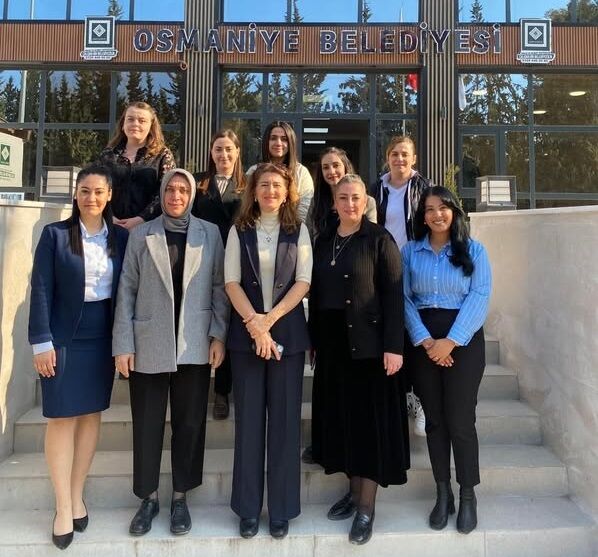 Başkan Çenet’in Eşi Ebru Çenet Çocukların Oyunlarına Katıldı (5)