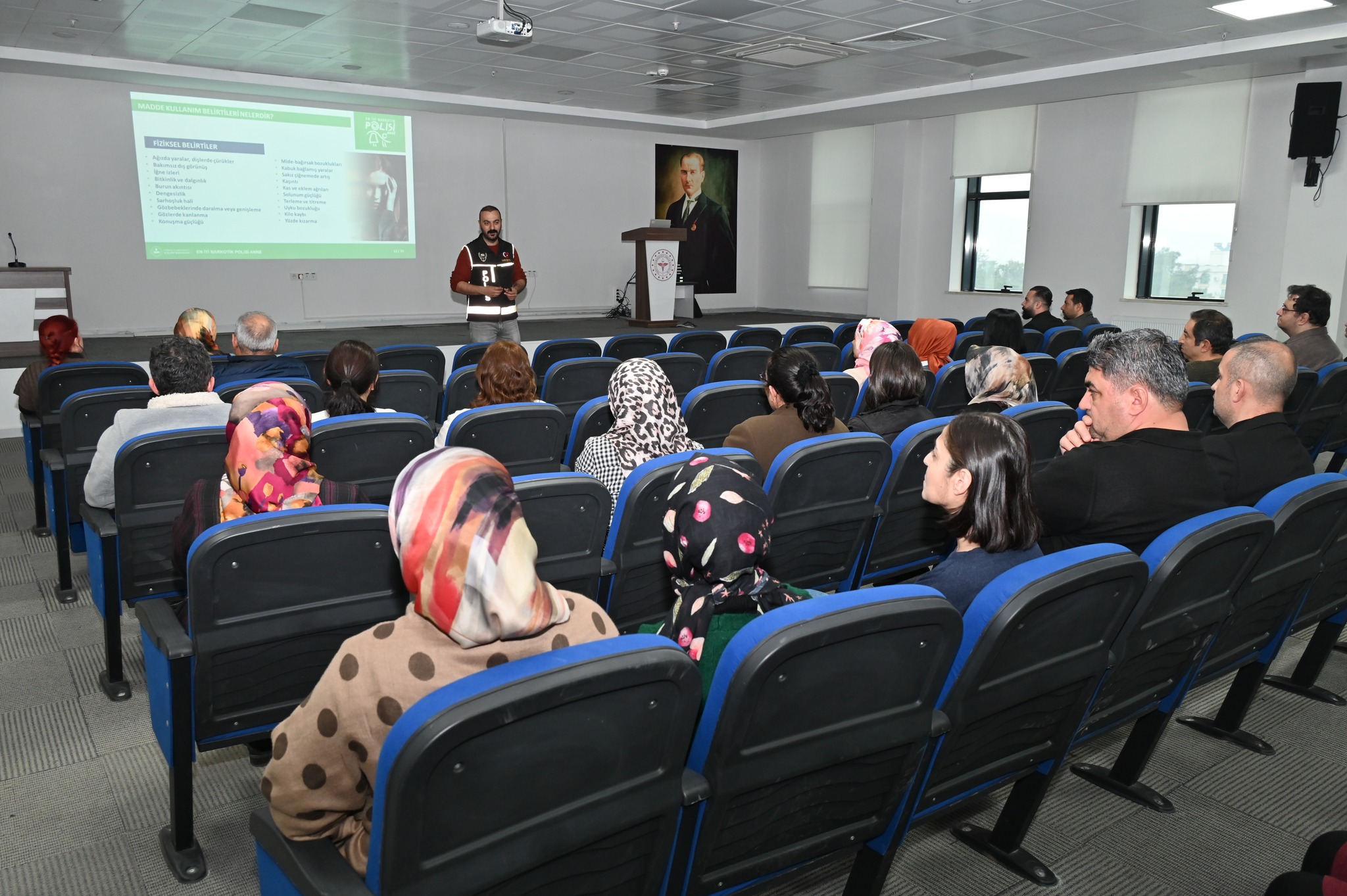 Osmaniye İl Sağlık Müdürlüğü'nden Narkotikle Mücadelede Eğitim (1)