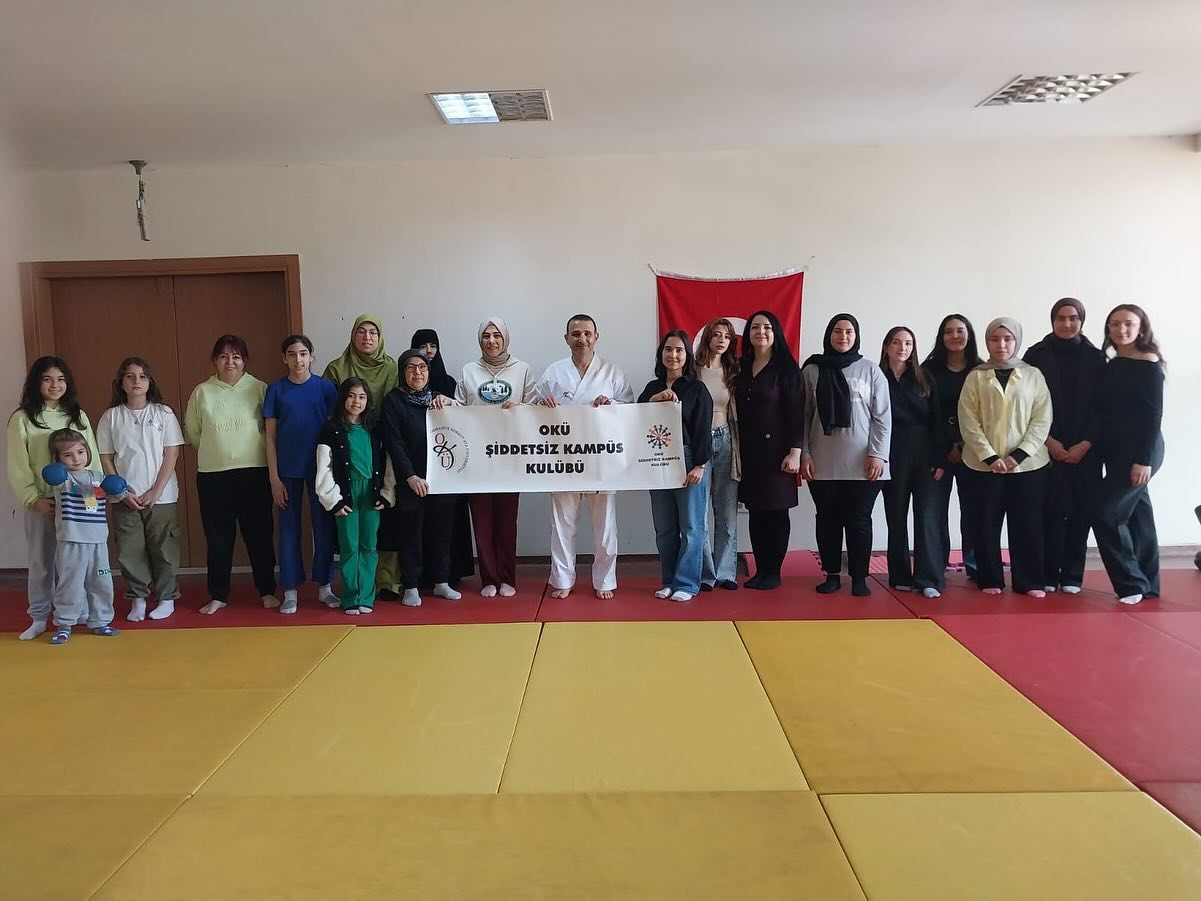 Kadınlar Günü’nde Karate Kursu Etkinliği (1)