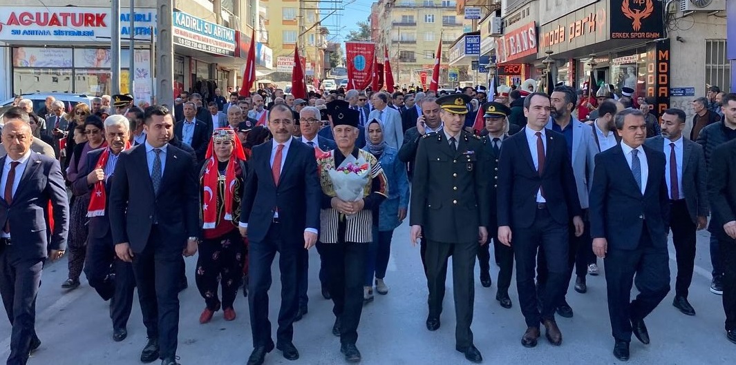 Kadirli'nin Kurtuluşunun 105. Yılı Çelenk Sunma Töreniyle Başladı (3)