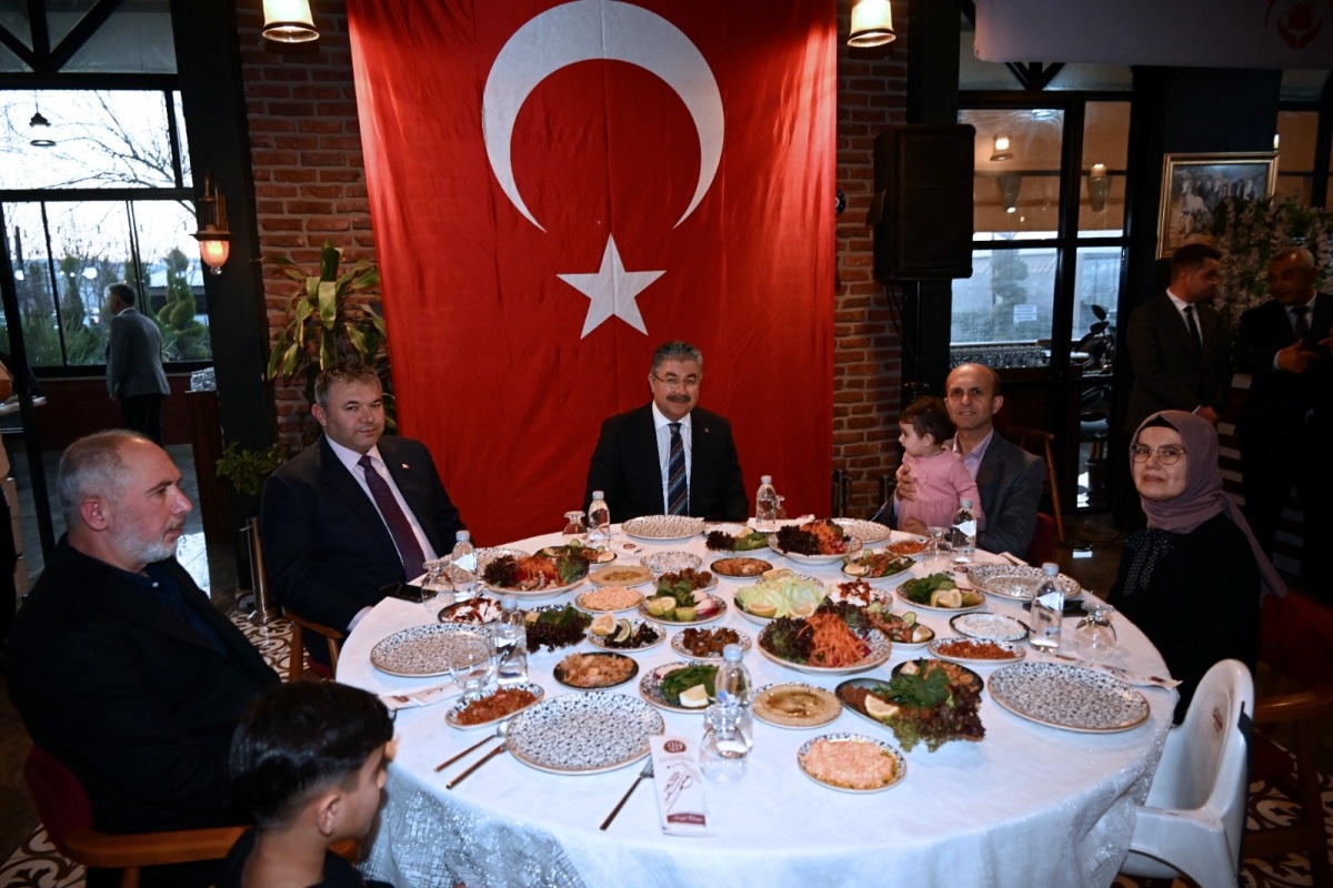 Vali Erdinç Yılmaz Koruyucu Aileler Ve Çocukları İle İftar Buluştu (2)