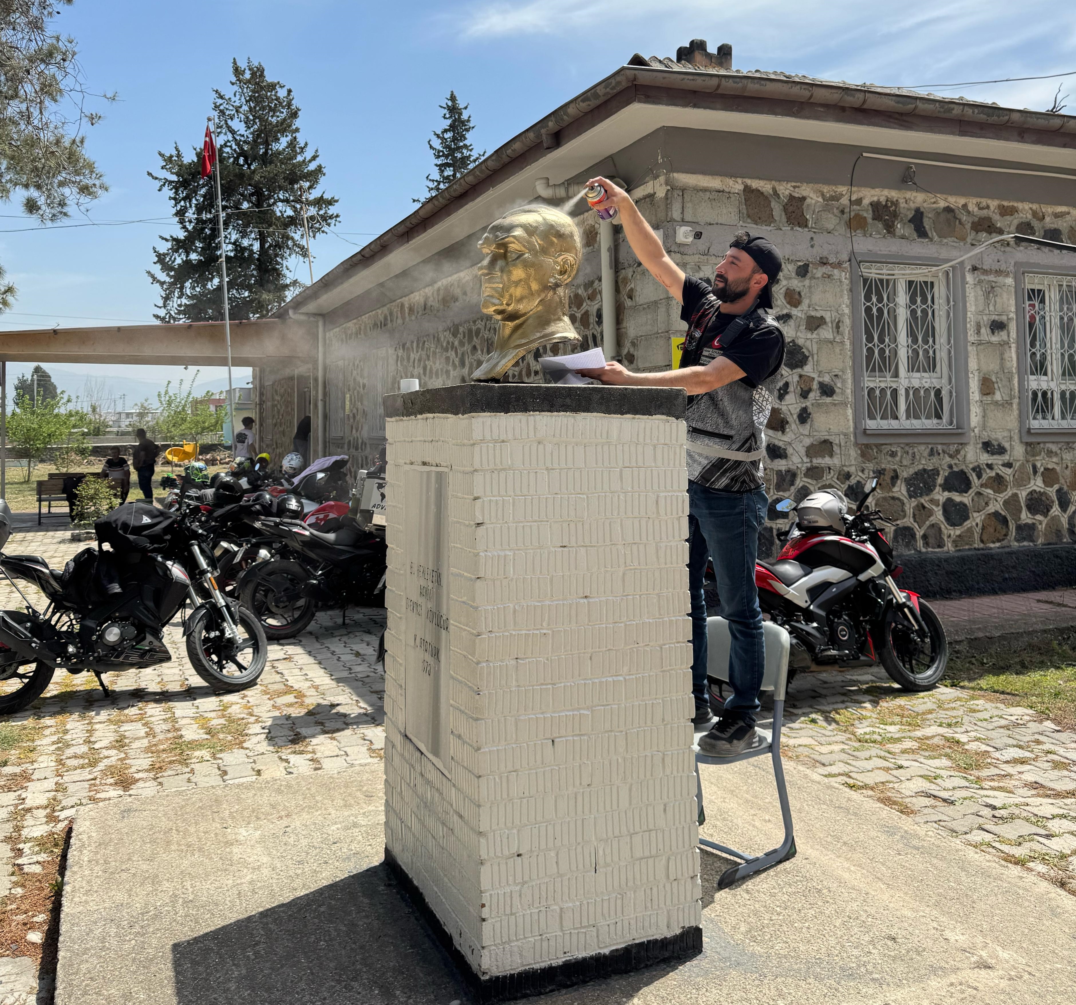 Hürkuş Motosiklet Kulübü’nden Eğitim Alanında Renkli Dokunuş (1)-1