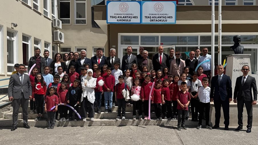 Kadirli Kaymakamı Erdinç Dolu,Çocuk Şenliğine Katıldı (3)